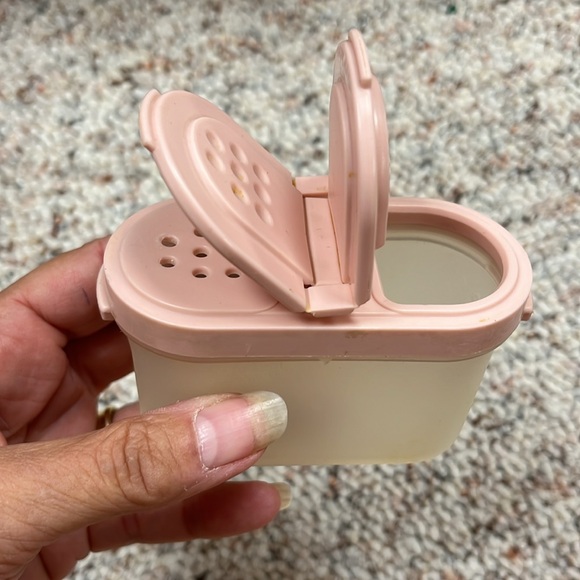 Vintage Tupperware spice containers - Picture 3 of 5